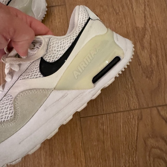 Nike AirMax 🤍 - Picture 3 of 6